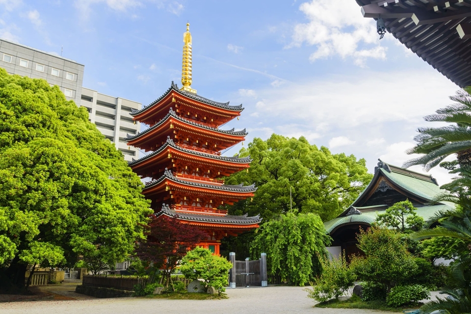 쇼핑몰과 자연형 휴식처를 함께 즐길 수 있는 일본 후쿠오카 (사진=클립아트코리아)