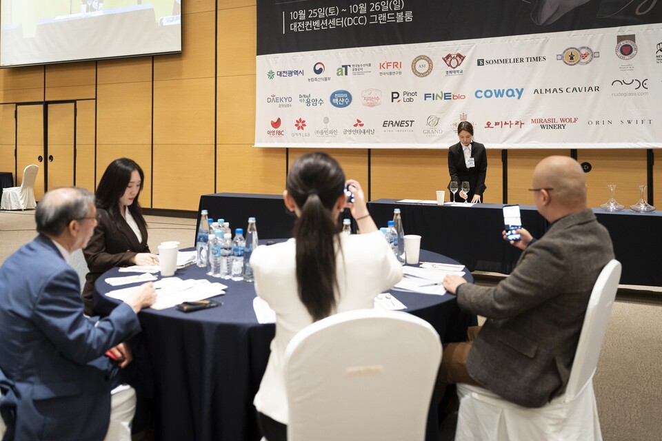 "물의 감각을 통해 지속가능한 미식의 방향을 제시하는 것" @KISA