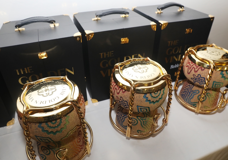 2025 골든 바인즈 어워즈 트로피 (사진=Aaron Davidson/Getty Images for The Golden Vines®)